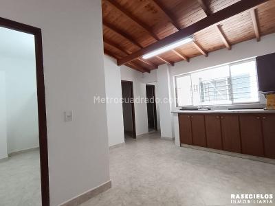 Casa de 5 alcobas en arriendo en La Floresta, Medellín, 430 m² · foto 8 de 20