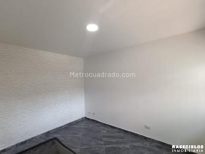 Casa de 5 alcobas en arriendo en La Floresta, Medellín, 430 m² · foto 13 de 20