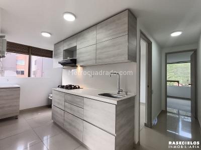 Apartamento de 3 alcobas en venta en Castropol, Medellín, 80 m² · foto 3 de 15