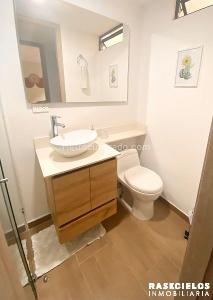 Apartamento de 2 alcobas en venta en Laureles, Medellín, 89 m² · foto 9 de 12
