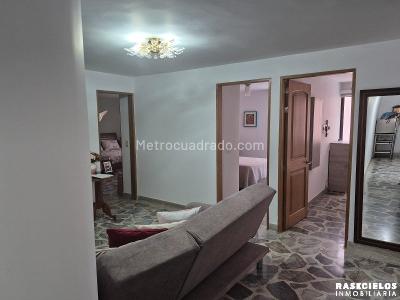 Apartamento de 3 alcobas en venta en Laureles, Medellín, 124 m² · foto 2 de 8