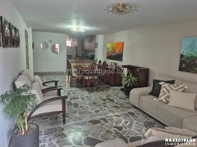 Apartamento de 3 alcobas en venta en Laureles, Medellín, 124 m² · foto 3 de 8
