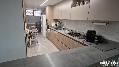 Apartamento de 3 alcobas en venta en Laureles, Medellín, 124 m² · foto 4 de 8