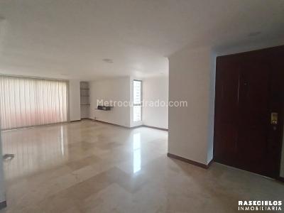 Apartamento en arriendo en Castropol, Medellín · foto 2 de 20