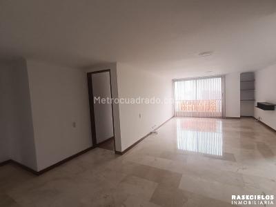 Apartamento en arriendo en Castropol, Medellín · foto 3 de 20