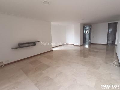 Apartamento en arriendo en Castropol, Medellín · foto 4 de 20