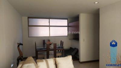 Apartamento de 3 alcobas en venta en Laureles, Medellín, 80 m² · foto 2 de 20