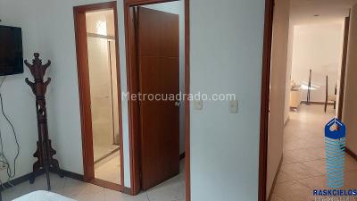Apartamento de 3 alcobas en venta en Laureles, Medellín, 80 m² · foto 3 de 20