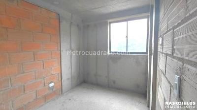 Apartamento de 3 alcobas en venta en San Jose, Sabaneta, 55 m² · foto 9 de 20