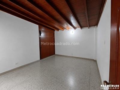 Casa de 5 alcobas en venta en La Floresta, Medellín, 327 m² · foto 3 de 18