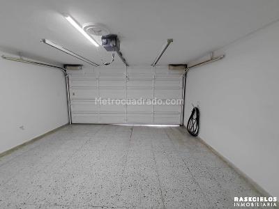 Casa de 5 alcobas en venta en La Floresta, Medellín, 327 m² · foto 6 de 18