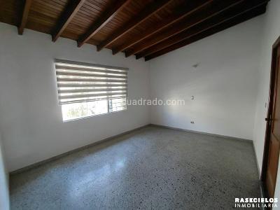 Casa de 5 alcobas en venta en La Floresta, Medellín, 327 m² · foto 7 de 18