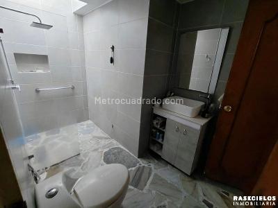 Casa de 5 alcobas en venta en La Floresta, Medellín, 327 m² · foto 11 de 18