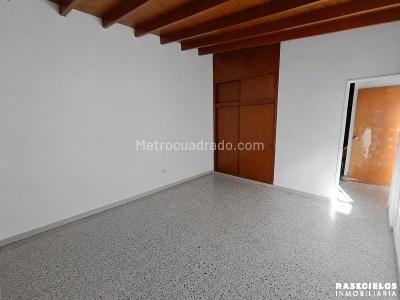 Casa de 5 alcobas en venta en La Floresta, Medellín, 327 m² · foto 14 de 18