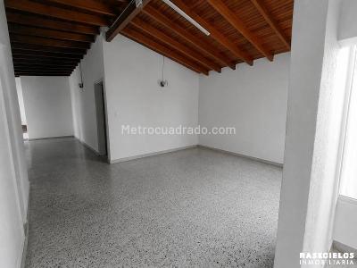 Casa de 5 alcobas en venta en La Floresta, Medellín, 327 m² · foto 15 de 18