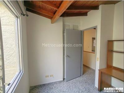 Casa de 5 alcobas en venta en Los Colores, Medellín, 156 m² · foto 3 de 20