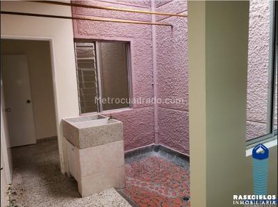Casa de 5 alcobas en venta en Los Colores, Medellín, 156 m² · foto 5 de 20
