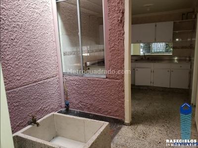 Casa de 5 alcobas en venta en Los Colores, Medellín, 156 m² · foto 9 de 20