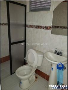 Casa de 5 alcobas en venta en Los Colores, Medellín, 156 m² · foto 13 de 20