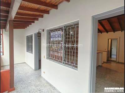 Casa de 5 alcobas en venta en Los Colores, Medellín, 156 m² · foto 17 de 20