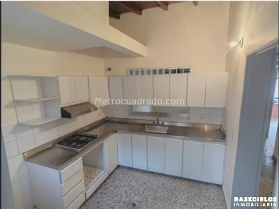 Casa de 5 alcobas en venta en Los Colores, Medellín, 156 m² · foto 19 de 20