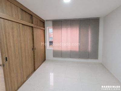 Casa de 3 alcobas en venta en Los Colores, Medellín, 371 m² · foto 3 de 20