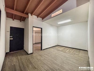 Casa de 5 alcobas en arriendo en El Nogal, Medellín, 257 m² · foto 3 de 20