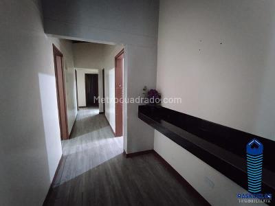 Casa de 5 alcobas en arriendo en El Nogal, Medellín, 257 m² · foto 9 de 20