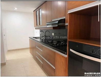 Apartamento de 3 alcobas en venta en Laureles, Medellín, 104 m² · foto 2 de 20