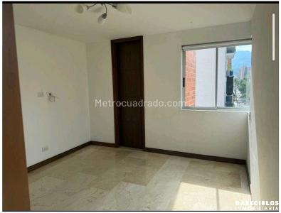 Apartamento de 3 alcobas en venta en Laureles, Medellín, 104 m² · foto 3 de 20