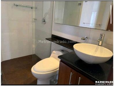Apartamento de 3 alcobas en venta en Laureles, Medellín, 104 m² · foto 4 de 20