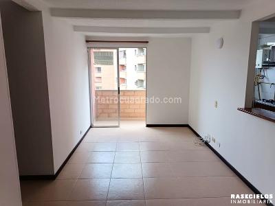 Apartamento de 3 alcobas en arriendo en Loma De Los Bernal, Medellín, 58 m² · foto 2 de 10