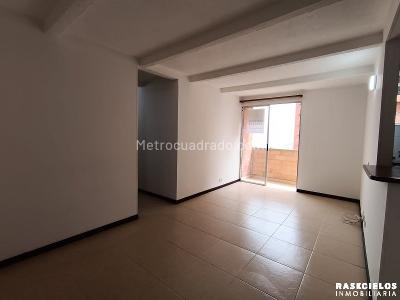 Apartamento de 3 alcobas en arriendo en Loma De Los Bernal, Medellín, 58 m² · foto 3 de 10