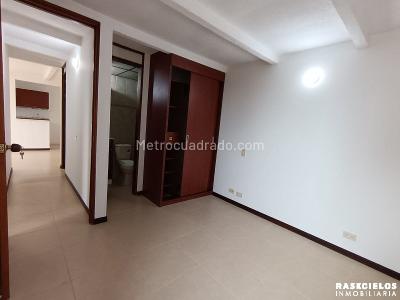 Apartamento de 3 alcobas en arriendo en Loma De Los Bernal, Medellín, 58 m² · foto 5 de 10