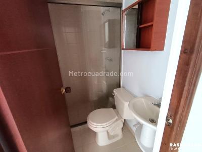 Apartamento de 3 alcobas en arriendo en Loma De Los Bernal, Medellín, 58 m² · foto 9 de 10