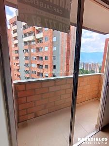 Apartamento de 3 alcobas en arriendo en Loma De Los Bernal, Medellín, 58 m² · foto 10 de 10