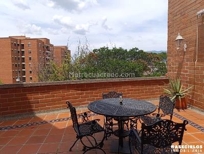 Apartamento de 5 alcobas en venta en Loma De Los Bernal, Medellín, 156 m² · foto 4 de 14