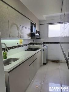 Apartamento de 5 alcobas en venta en Loma De Los Bernal, Medellín, 156 m² · foto 8 de 14