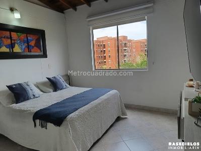Apartamento de 5 alcobas en venta en Loma De Los Bernal, Medellín, 156 m² · foto 11 de 14