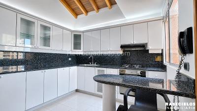 Apartamento en arriendo en Laureles, Medellín · foto 3 de 20