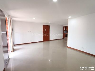 Apartamento en arriendo en Laureles, Medellín · foto 2 de 19