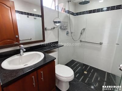 Apartamento en arriendo en Laureles, Medellín · foto 14 de 19