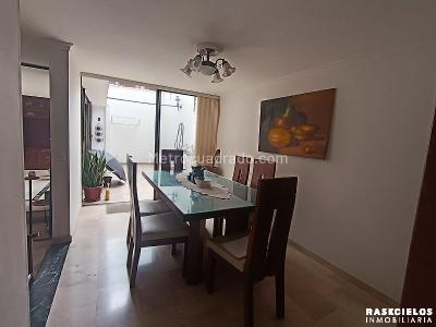 Casa de 4 alcobas en arriendo en Loma De Los Bernal, Medellín, 127 m² · foto 3 de 20