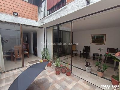 Casa de 4 alcobas en arriendo en Loma De Los Bernal, Medellín, 127 m² · foto 5 de 20