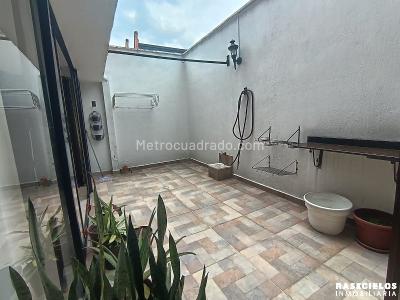 Casa de 4 alcobas en arriendo en Loma De Los Bernal, Medellín, 127 m² · foto 6 de 20