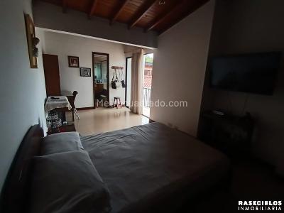 Casa de 4 alcobas en arriendo en Loma De Los Bernal, Medellín, 127 m² · foto 9 de 20