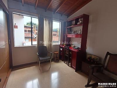 Casa de 4 alcobas en arriendo en Loma De Los Bernal, Medellín, 127 m² · foto 14 de 20