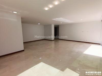 Apartamento de 3 alcobas en venta en Laureles, Medellín, 128 m² · foto 3 de 20