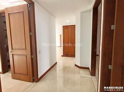 Apartamento de 3 alcobas en venta en Laureles, Medellín, 128 m² · foto 16 de 20