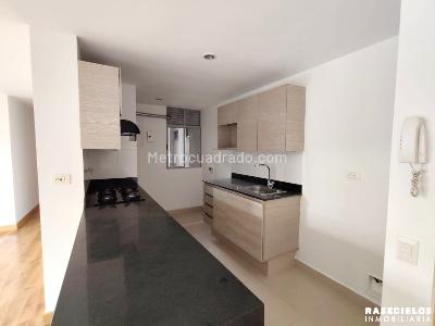 Apartamento de 3 alcobas en arriendo en El Poblado, Medellín, 99 m² · foto 12 de 14